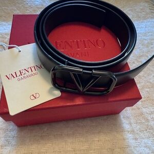 Valentino Garavani Black Leather V-Buckle Belt